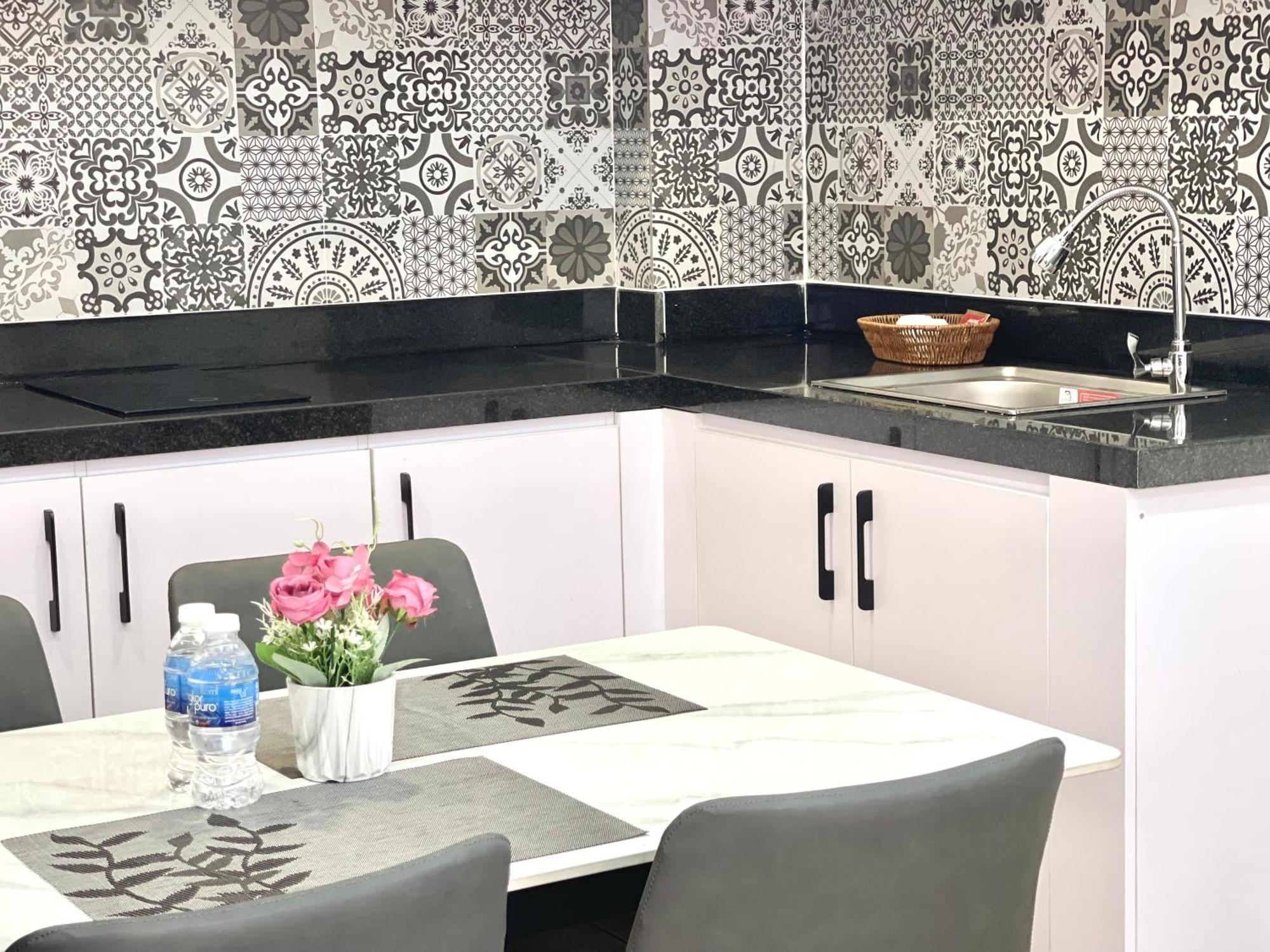 פנום פן Rs Central Apartments - 200M To Royal Palace מראה חיצוני תמונה